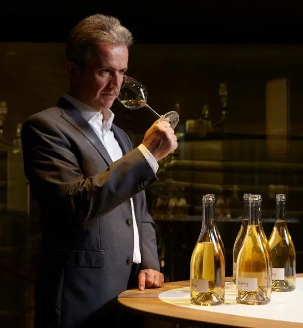 08_tasting_sommelier